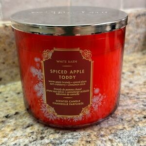 White Barn Candle